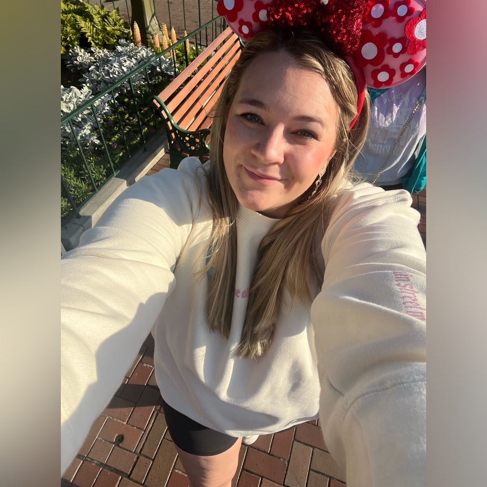 Disney Park Themed Crew Neck - Picture 9 of 9